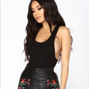 🔥 Black bodysuit •